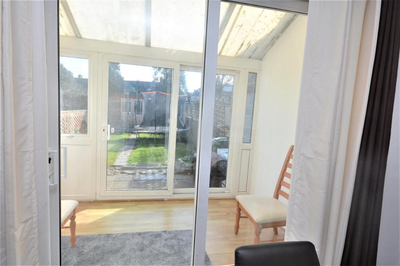 London Deluxe 3 Bedroom House With Parking Space ดาเกนแนม ภายนอก รูปภาพ